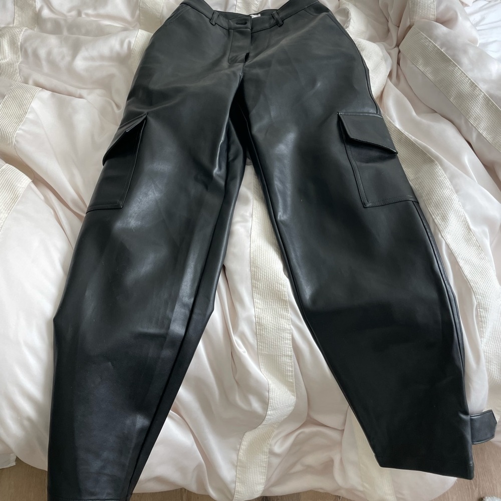Aritzia modern cargo pant